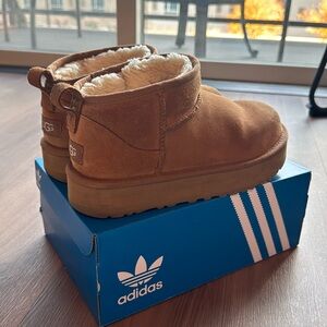 UGG Women’s Classic Ultra Mini Platform Chestnut - Size 8